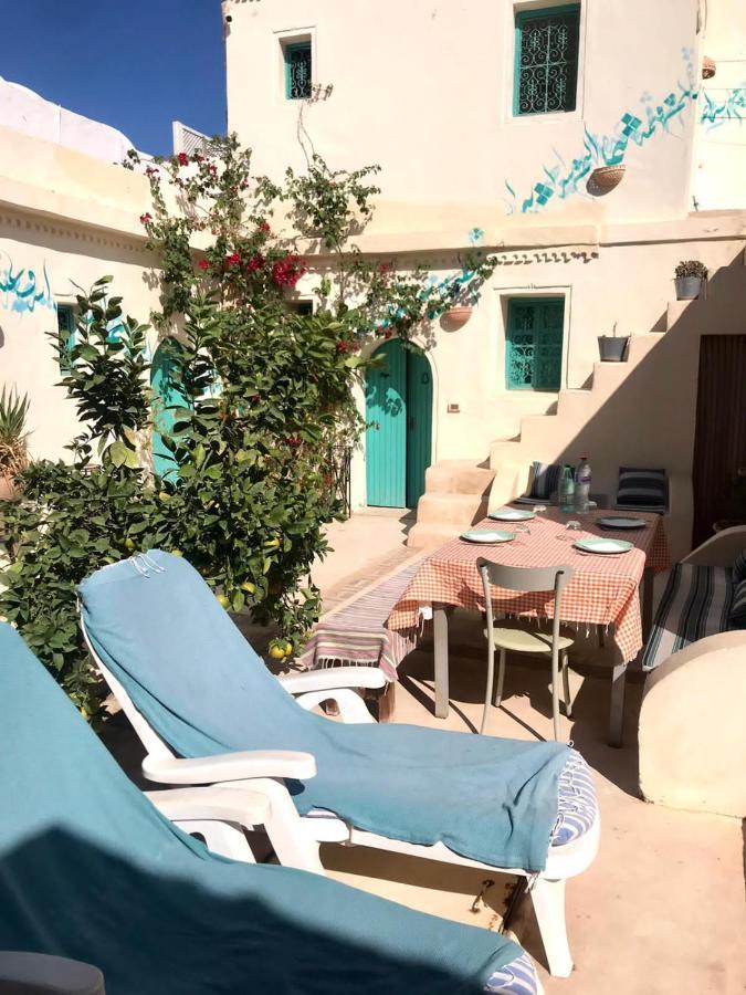Dar Lily Bed and Breakfast Erriadh Exteriör bild