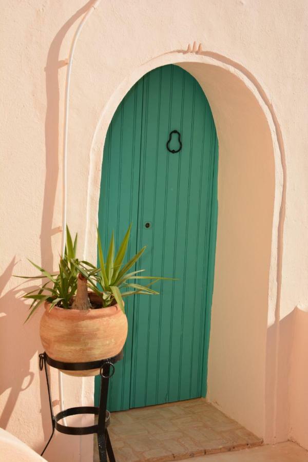 Dar Lily Bed and Breakfast Erriadh Exteriör bild