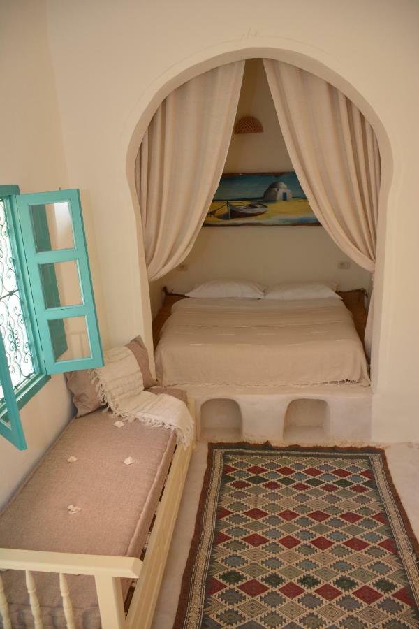 Dar Lily Bed and Breakfast Erriadh Exteriör bild